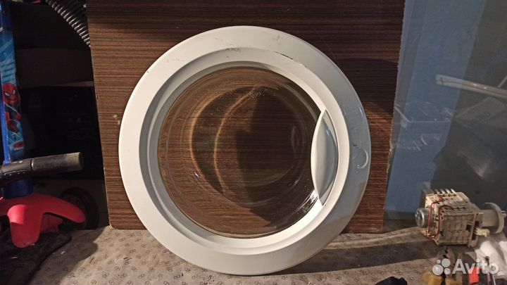 Люк стиральной машины indesit WG 824 TP