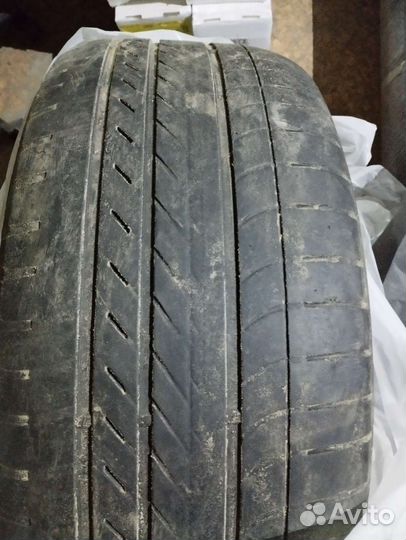 Goodyear Eagle F1 A/S-C 285/45 R19 и 255/50 R19 107W