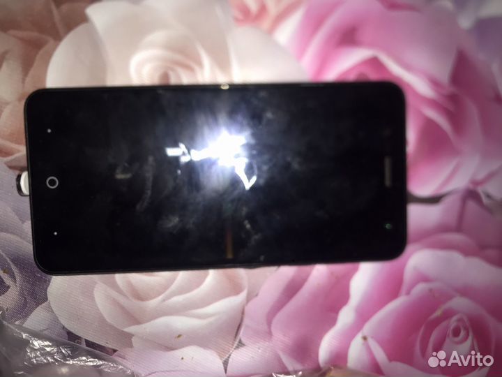 ZTE Blade V8 mini, 3/32 ГБ