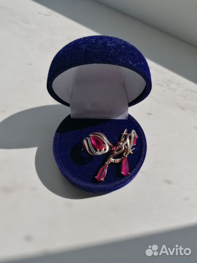 Золотые серьги и кольцо