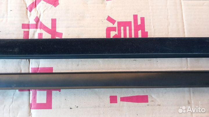 Tribute 00-07 бархотки стекла передней левой двери