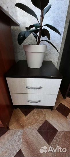 Тумба прикроватная