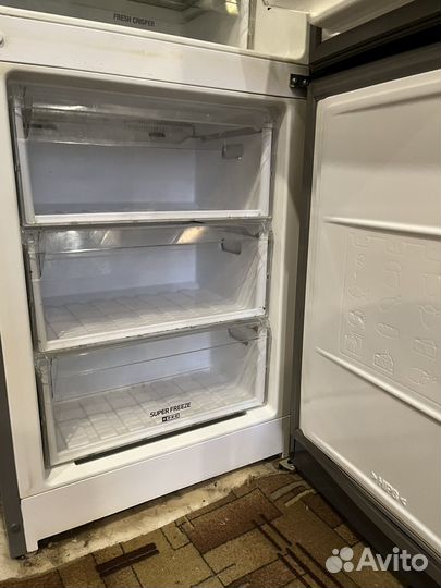 Холодильник Hotpoint ariston бу