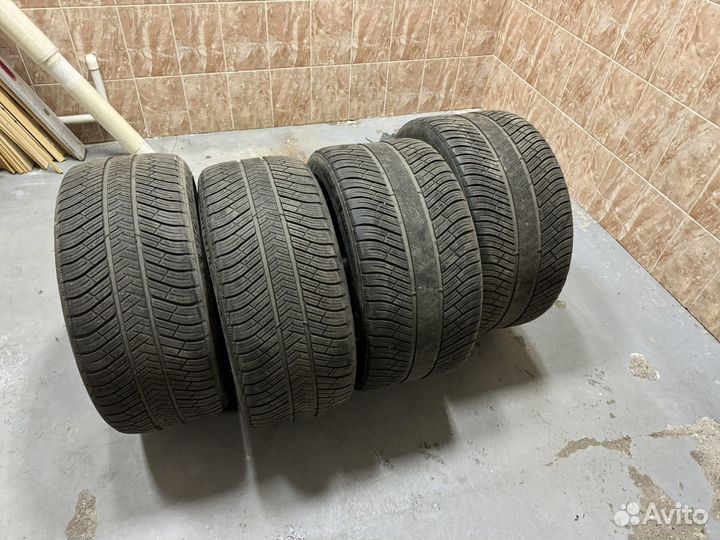 Michelin Alpin 255/40 R20 и 295/35 R20 W