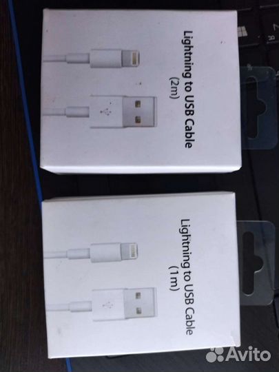 Провода зарядки на iPhone