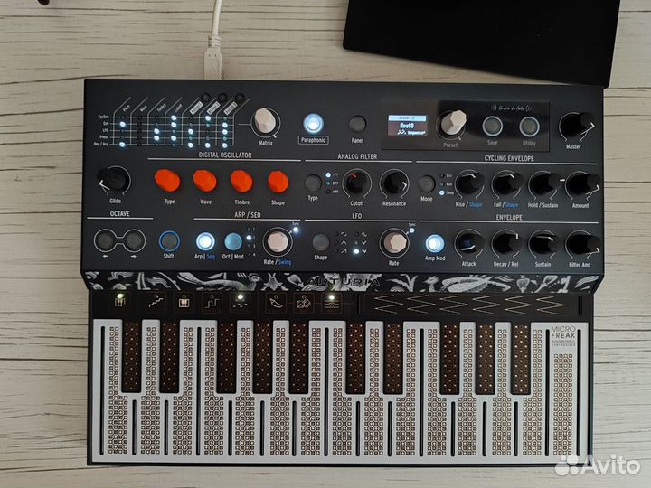 Синтезатор Arturia MicroFreak