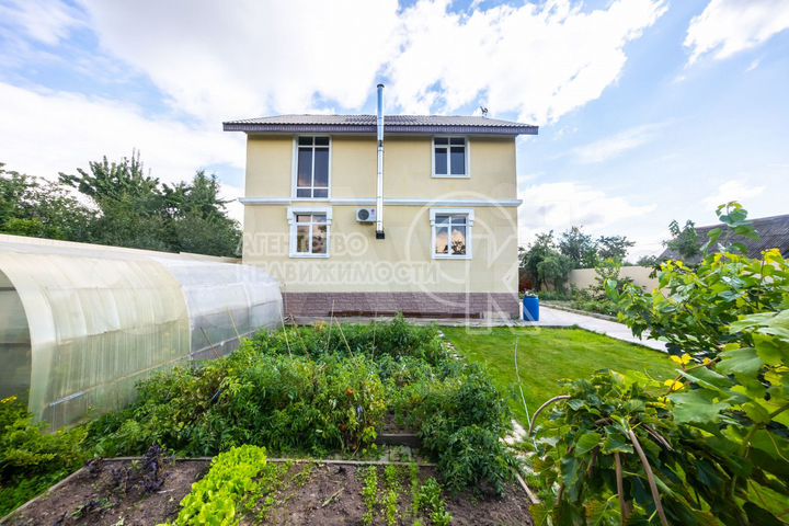 Коттедж 250 м² на участке 14 сот.