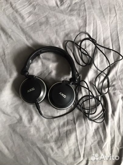 Студийные наушники- мониторы AKG K182