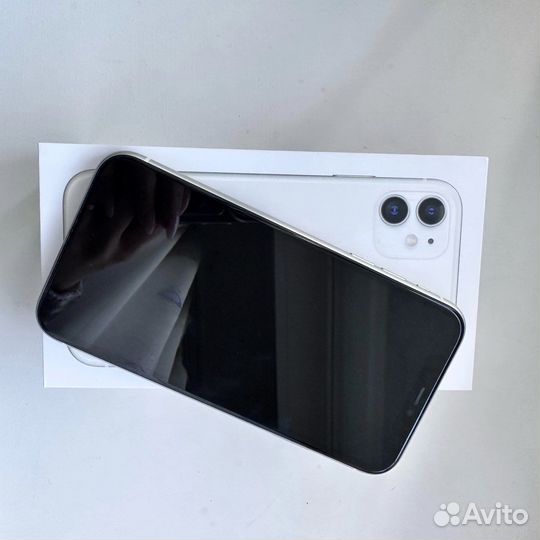 Телефон iPhone 11