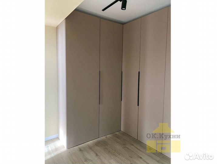 Встраиваемый шкаф