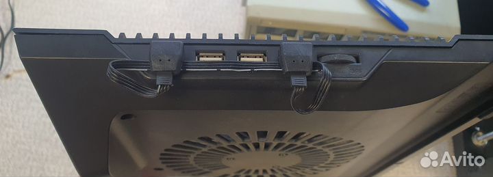 Охлаждающая подставка для ноутбука