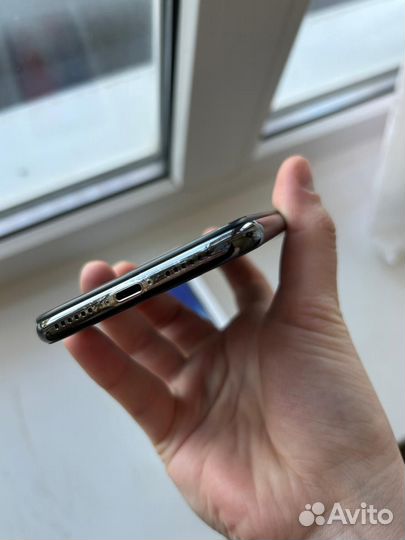 iPhone X, 256 ГБ