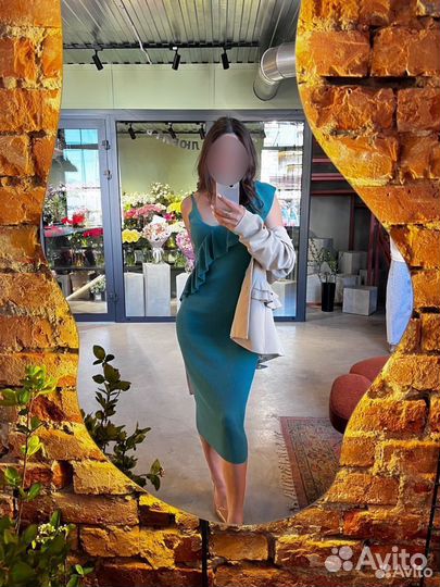 Платье с воланом Kontatto