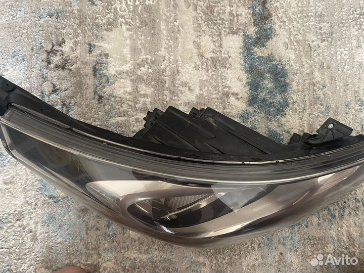 Фара правая Hyundai Solaris 2010-2014 92102-4L000