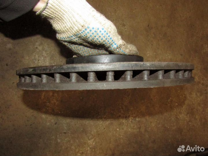 Диск тормозной передний вентилируемый i40 2011