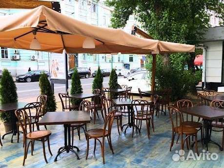 Уличный зонт для кафе 3х3 м на боковой опоре