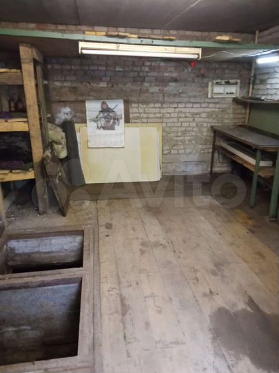 Гараж, > 30 м²