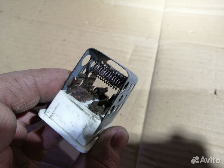 Резистор отопителя печки Opel Astra H Zafira A