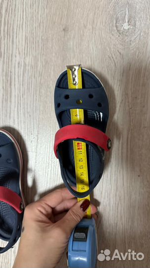 Сандалии crocs c8