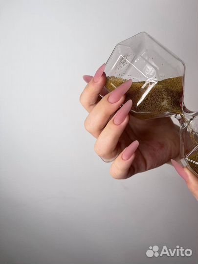 Маникюр и педикюр