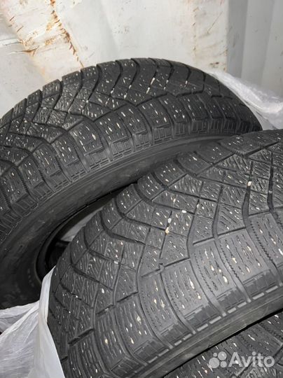 Pirelli Ice Zero 215/65 R17