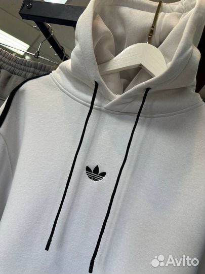 Спортивный костюм adidas на флисе