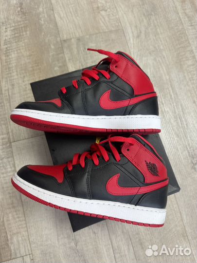 Кроссовки nike air jordan 1 mid GS