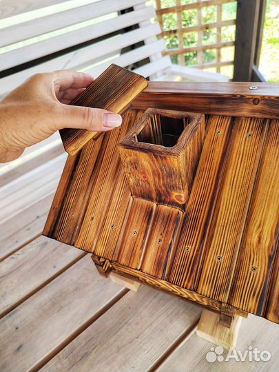 Кормушка для белок и птиц