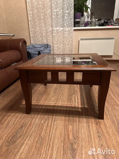 Журнальный столик со стеклом бу