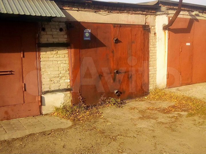 Гараж, > 30 м²