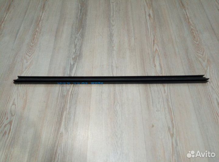 Бархотка уплотнитель стекла двери перед renault sandero 2 stepway Прав