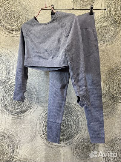 Костюм для фитнеса бесшовный 42-44 новый