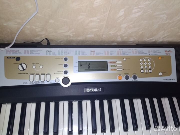 Синтезатор yamaha psr r200