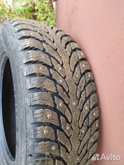 Nokian Tyres Hakkapeliitta 9 SUV 215/65 R16