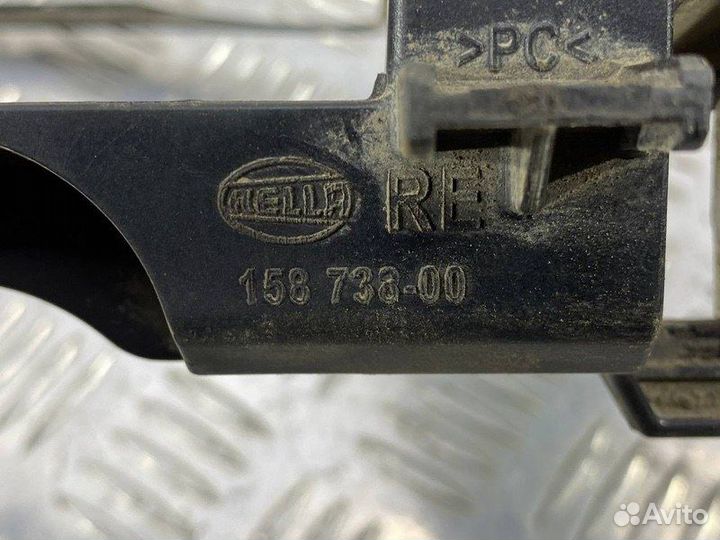 Кронштейн крепления фары правый Bmw 5 Е60 N52B30