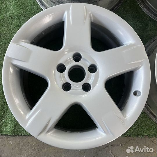 Литые диски Audi R17 5x112