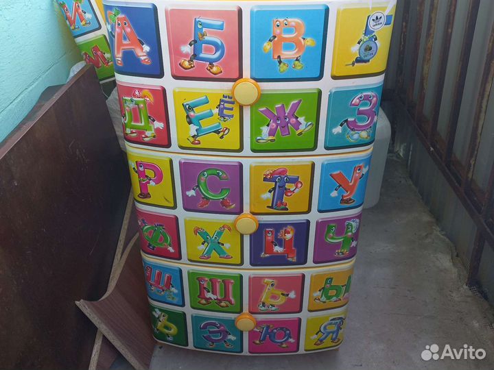 Шкаф