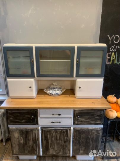 Старинный буфет
