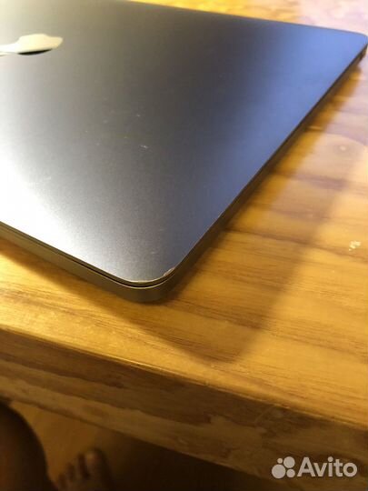 Macbook pro 13 2018 i7 16gb