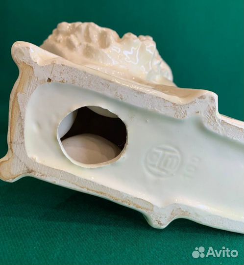 Интерьерная статуэтка «Балерина на стуле»