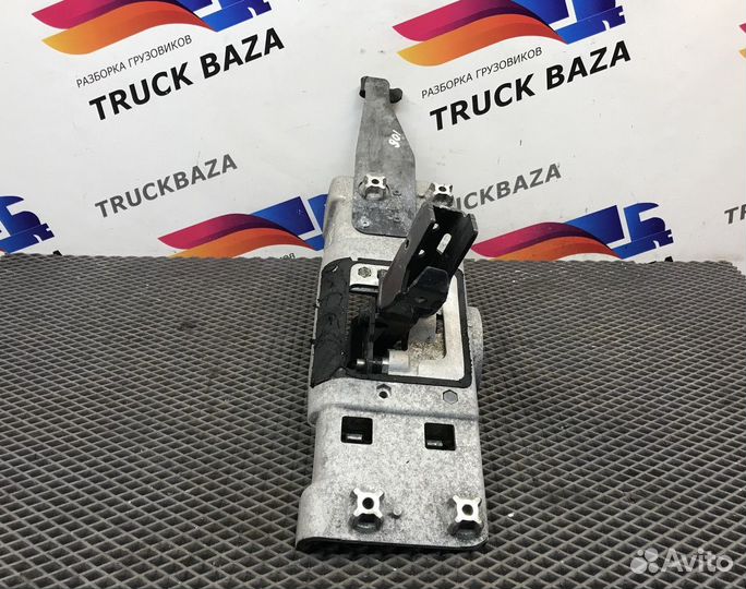 1925894 Кронштейн крепления кулисы Daf XF106