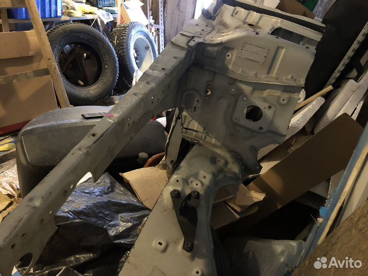 Стойка с лонжероном тойота Ленд Крузер 100 правый