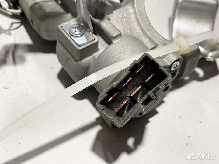 Замок зажигания Hyundai Solaris 1