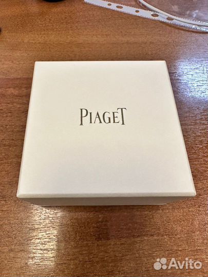 Piaget Золотое кольцо с бриллиантом