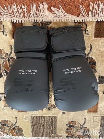 Боксерские перчатки