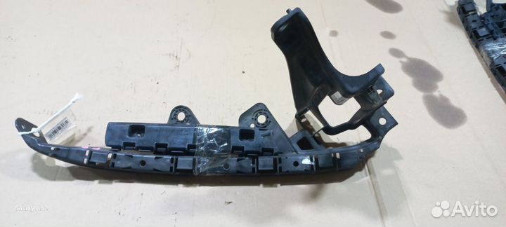 Крепление бампера Honda Stepwgn RK1 (Переднее Правое)