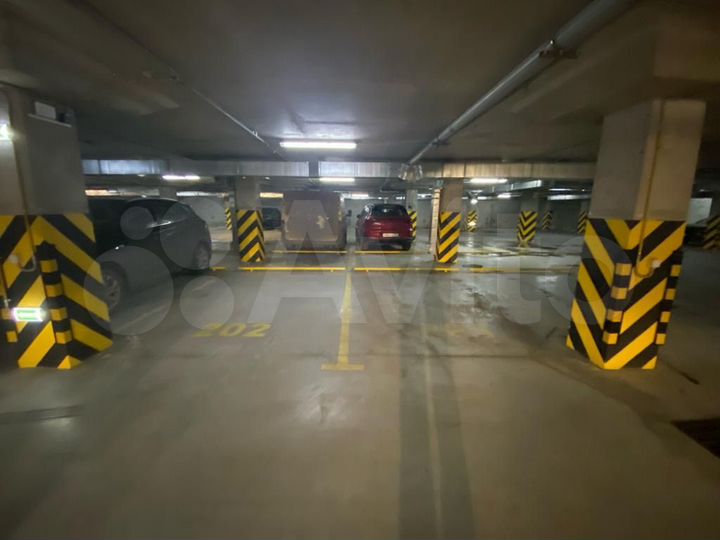 Машиноместо, 12 м²