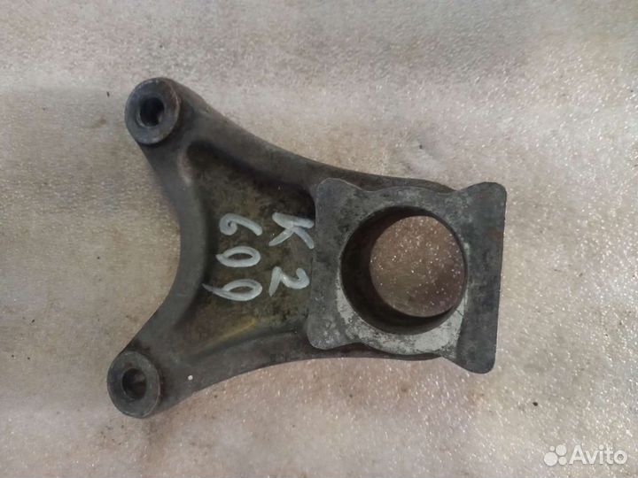 Кронштейн заднего суппорта Suzuki gsxr 600/750 01