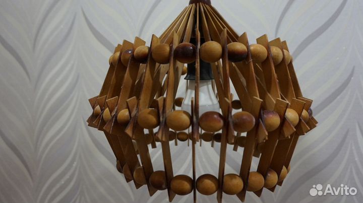 Люстра деревянная