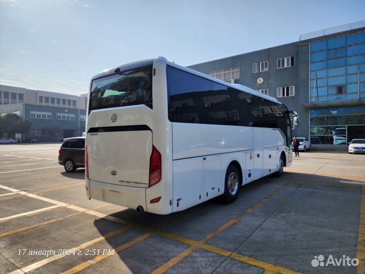 Туристический автобус Golden Dragon XML6952, 2024